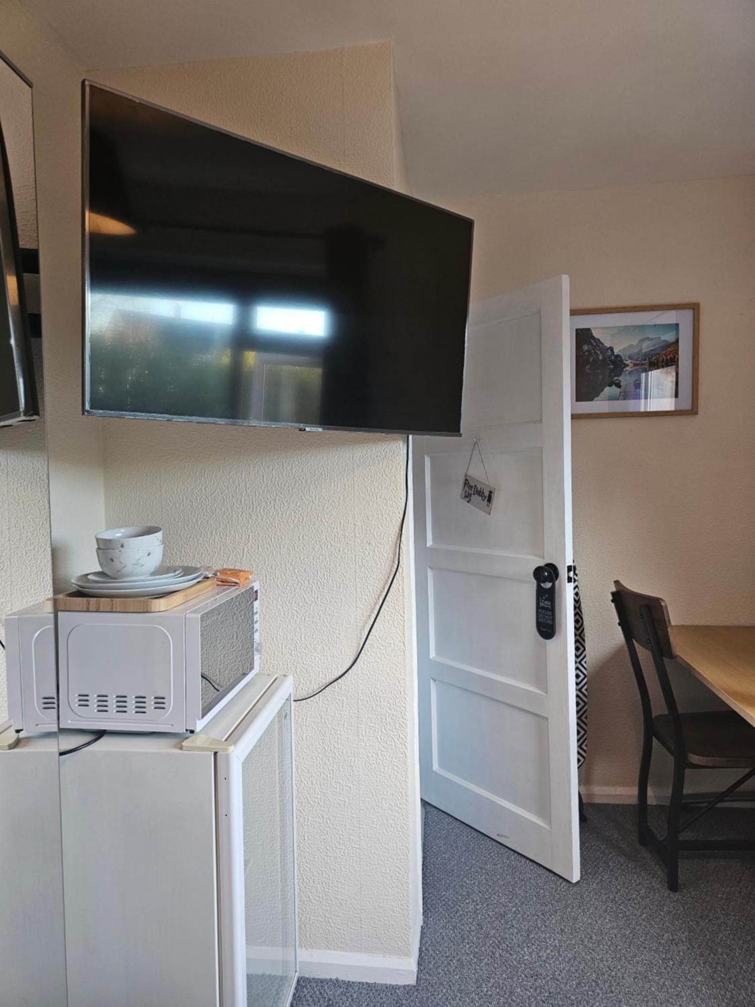 Double Bedroom Located Close To Manchester Airport Wythenshawe Ngoại thất bức ảnh
